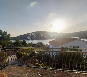 SEVID, KUĆA 70M OD MORA - cover