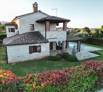 JEDNA OD 10 VILA-KOMPLEKS-HERAKI-POREČ - cover