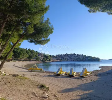DRAGE (PAKOŠTANE) - GRAĐEVINSKO ZEMLJIŠTE 778m2  - cover