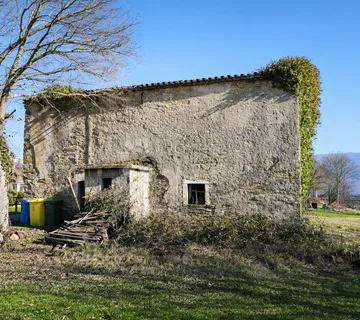 Okolica Labina - kamena kuća za adaptaciju na atraktivnom zemljištu - cover