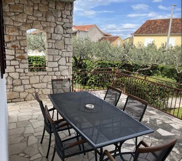 Prizemnica 500m od mora , Supetar, otok Brač - cover