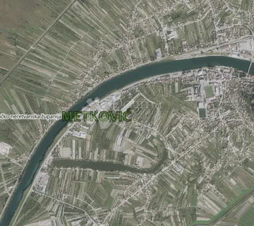 Poljoprivredno zemljište 1800 m², mirna lokacija uz pristupni put - cover