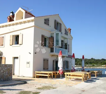 Silba,RIJETKA PRILIKA 5m od mora - Kamena kuća s restoranom (292m2) -  - cover