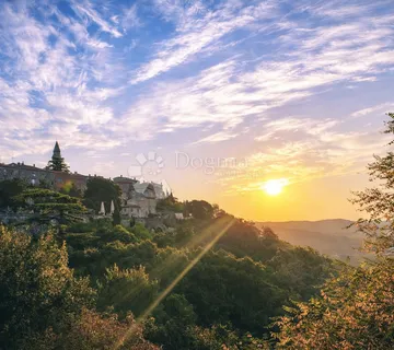 Ekskluzivno - LABIN - PRESIKA | Atraktivno građevinsko zemljište 4075 m² - cover