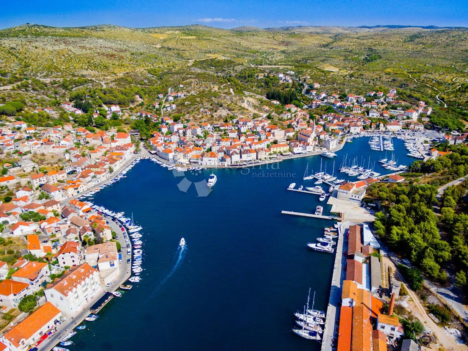 Brač -Milna samostojeća kuća 160m2 - cover