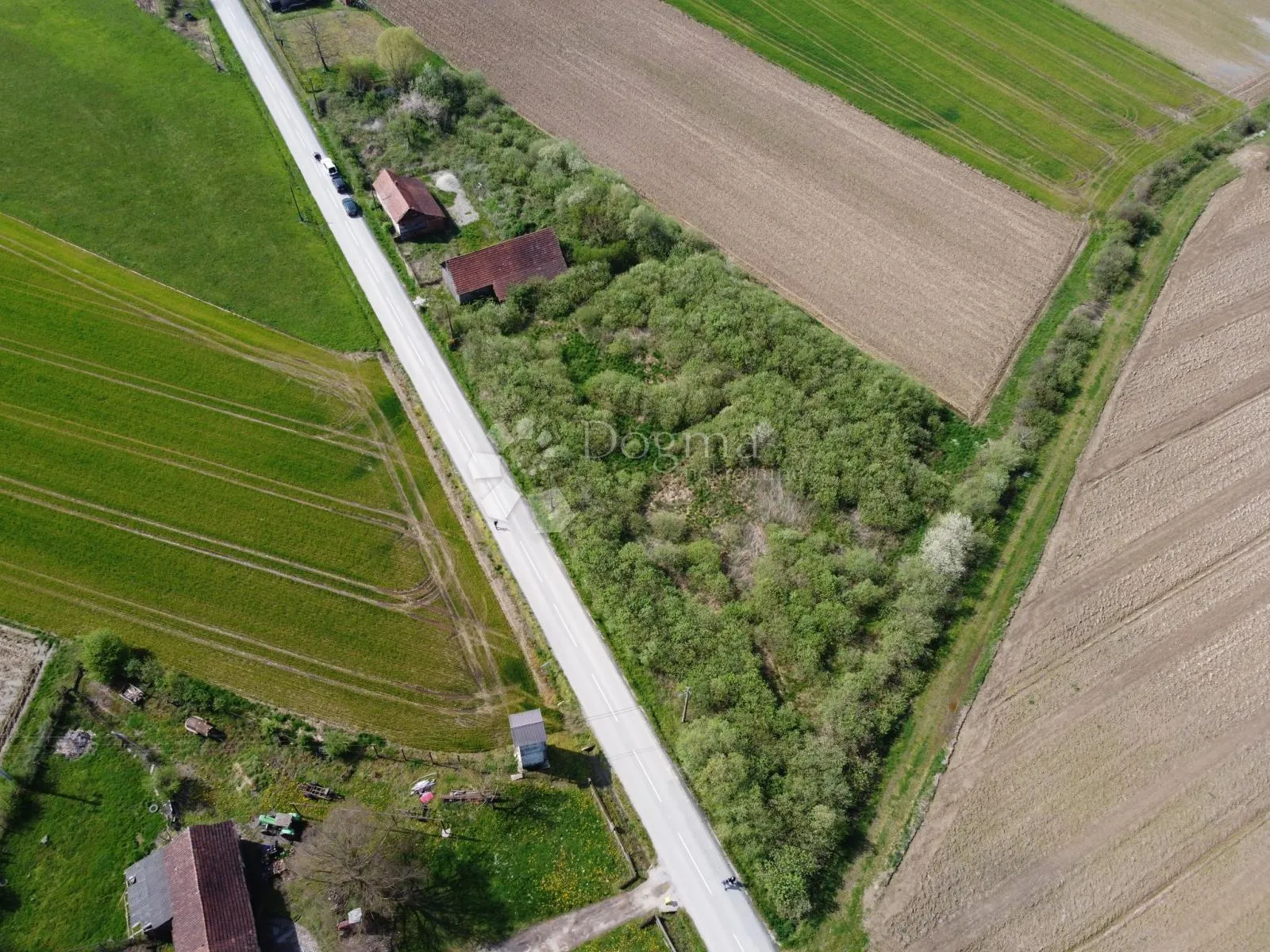 Kuća s okućnicom i idejnim projektom turističkog kompleksa - cover