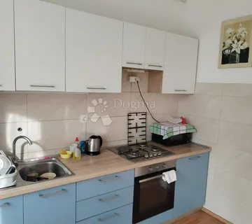 Stan u srcu Karlovca - top lokacija ! - cover