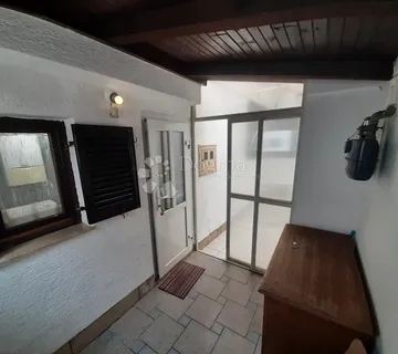 DVA STANA U JEDNOM - TERASA, PARKING, TOP KVART, TREŠNJEVKA! - cover