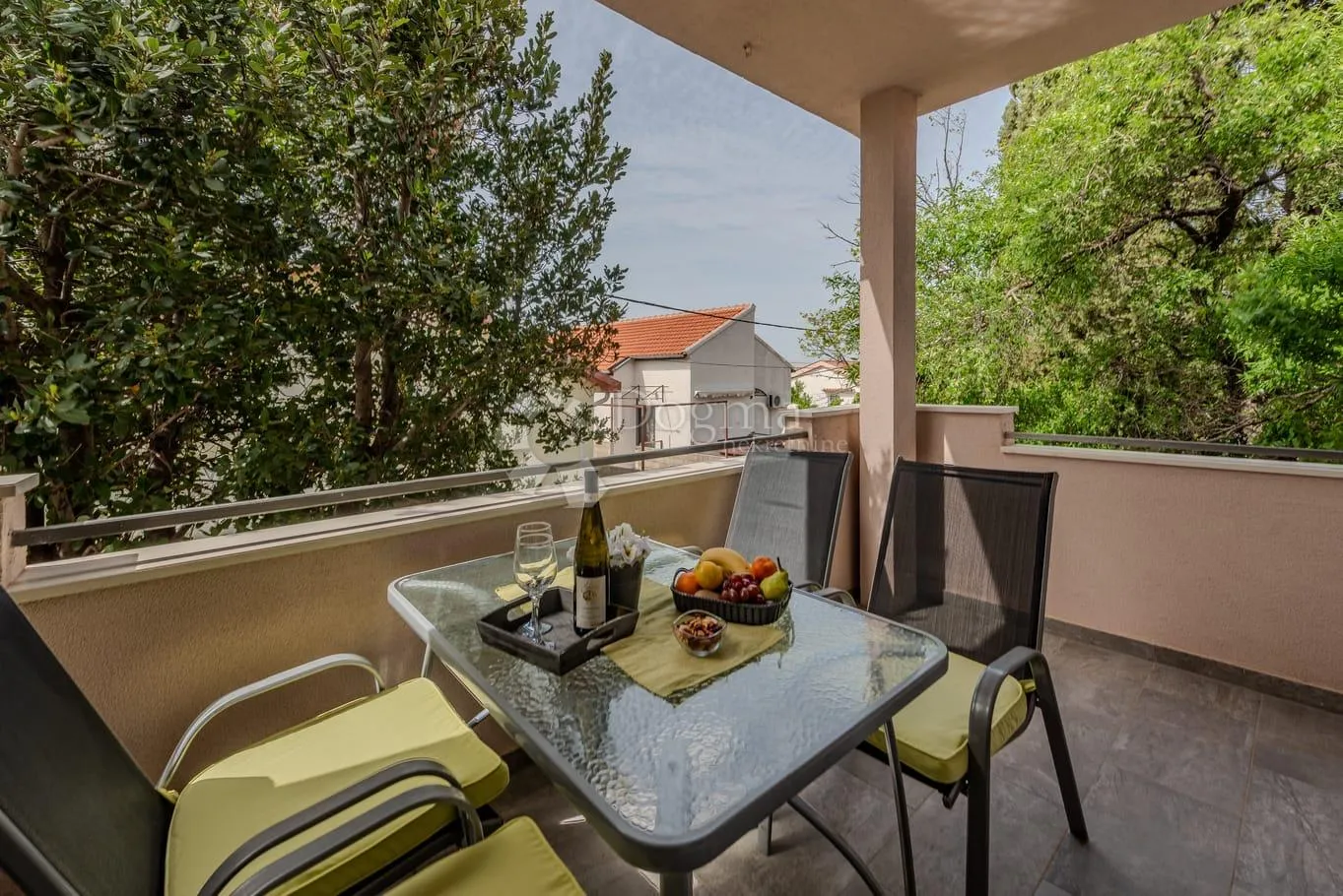 CESARISA , RIBARICA APP 39.53 SA OKUĆNICOM - cover