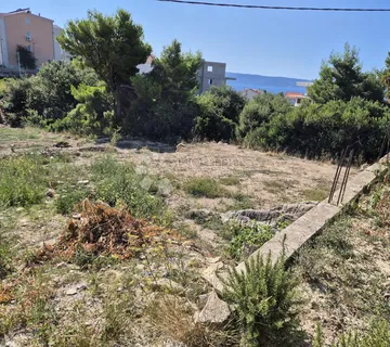 Atraktivno građevinsko zemljište Podstrana - cover