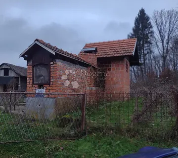 Velika gospodarska zgrada i solidna kuća - cover