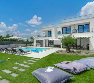 Villa Banjole - cover