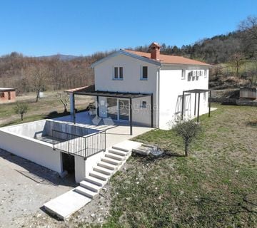 Cerovlje, atraktivna kuća s bazenom i saunom na TOP lokaciji - cover