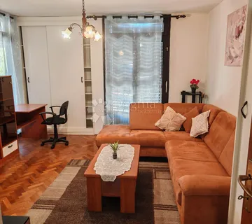 Prostran i potpuno namješten stan idealan za obitelj – odmah useljiv! - cover