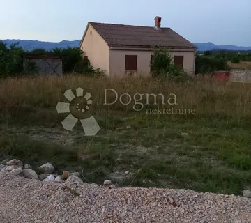 Ljubacki stanovi - Kuca za adaptaciju - 2787 m2 terena - cover