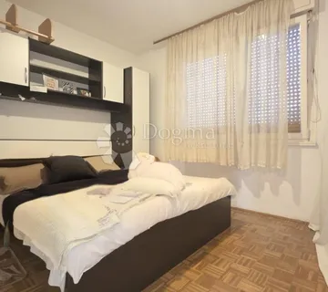 Obiteljski stan na odličnoj lokaciji, 2s +DB, 68 m2 - cover