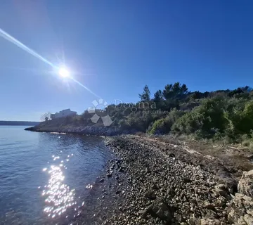 Prvi red uz more- jedinstvena prilika - cover