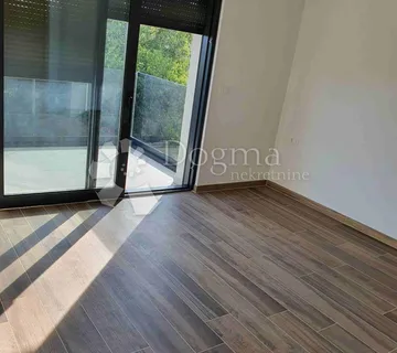 VILA SA 4 APARTMANA, 2 BAZENA, 200 metara od mora - cover