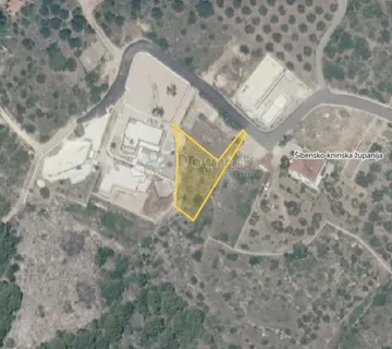 VODICE, Atraktivno građevinsko zemljište, 668 m2 - cover
