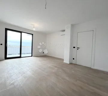 Stan u novogradnji sa liftom i garažnim mjestom, Umag - cover