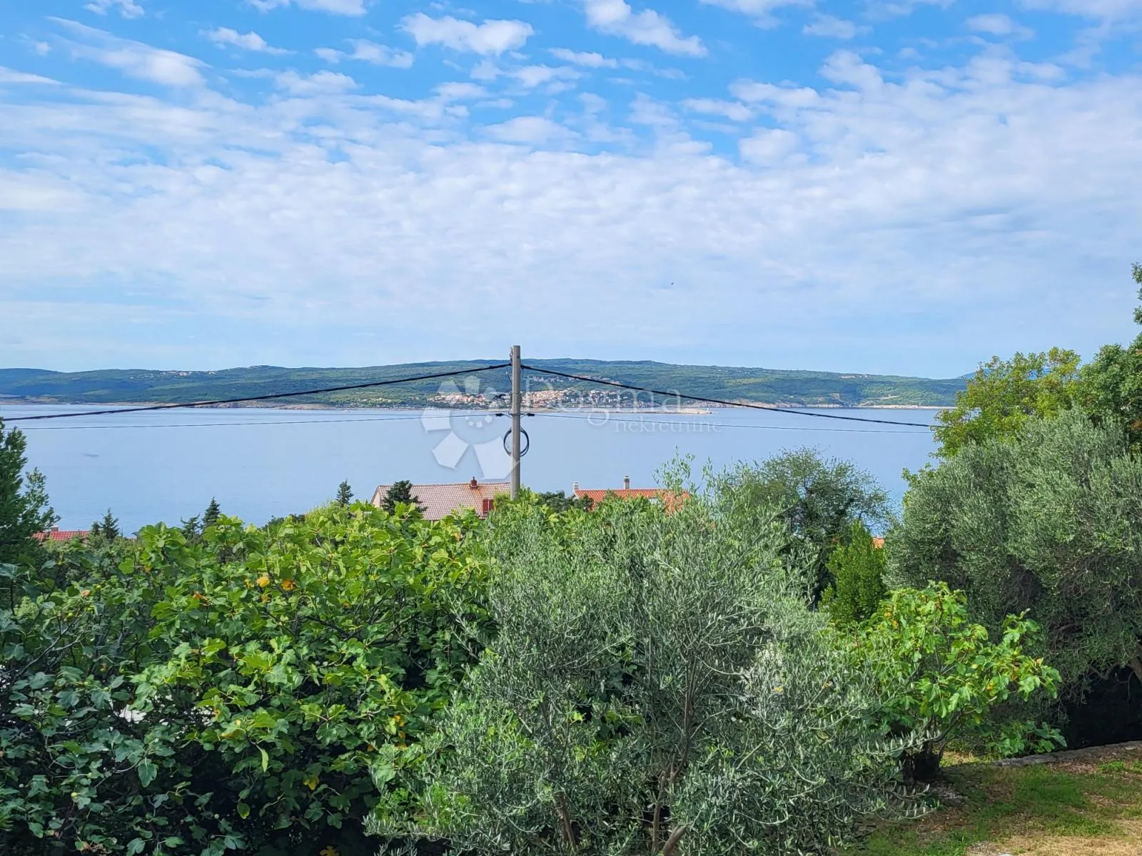 Apartman sa velikom terasom i pogledom na more - cover