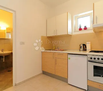 Prodaje se Kuća na Zadarskom području - Idealna Investicija za Turistički Najam - cover