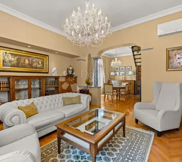 Dvoetazni luksuzni stan s dušom stare Opatije i pogledom na more - cover