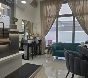 Iznajmljuje se vrhunski opremljen kozmetički salon u srcu grada - cover