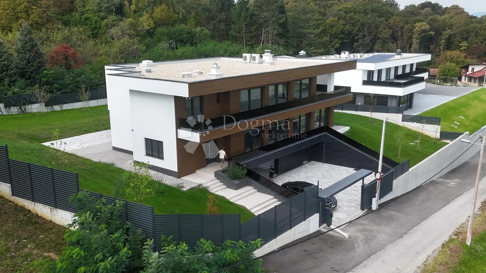 Luksuzna vila s bazenom i pogledom na Zagreb – Novogradnja - cover