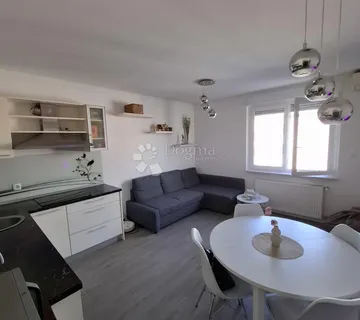 Kvatrić – top prilika u srcu kvarta! - cover