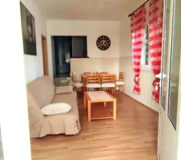 Dvosoban stan 200m od plaže - cover