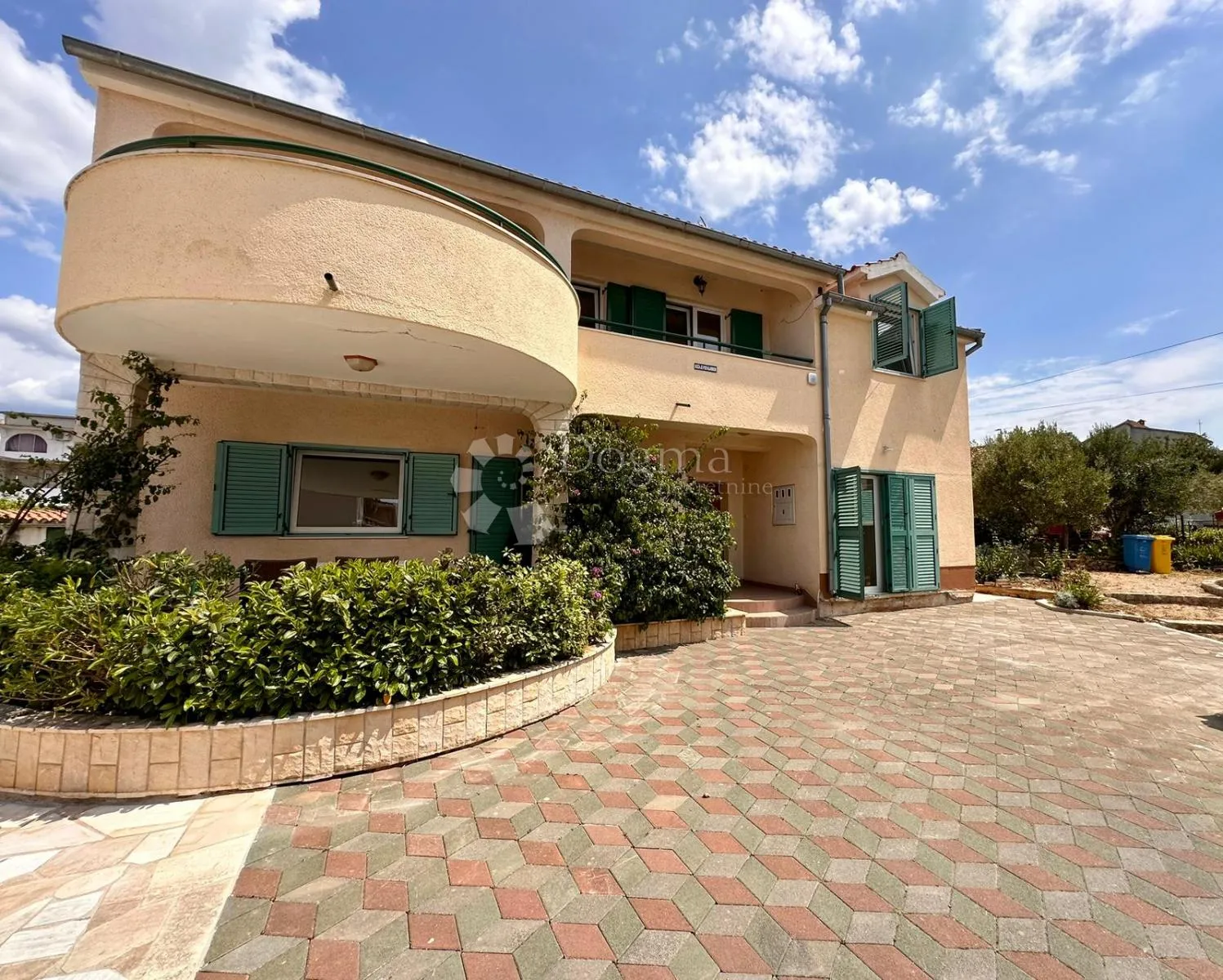 BRODARICA, impresivna kuća 60 metara od mora - cover