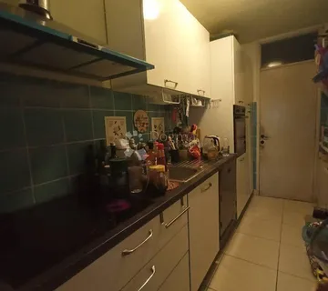 Prostran obiteljski stan u legendarnim Raketama – 107 m2 - cover