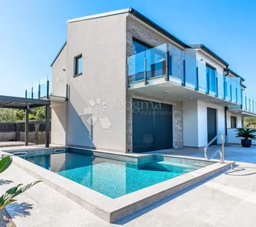 Nova kuća-Malinska - cover