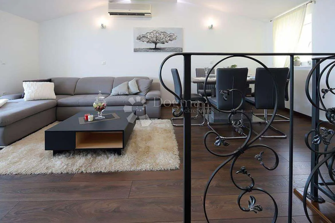 Ićići,  Poljane dvoetažni stan 67 m2, novouređeno - cover