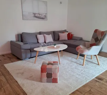 Komforan dvosoban stan u Okrugu Gornjem  o. Čiovo - cover