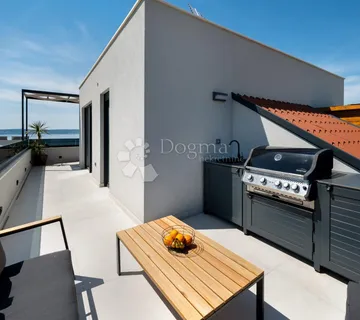 Penthouse za najam - cover