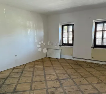 STAN U CENTRU ZA RENOVACIJU - INVESTICIJA - cover