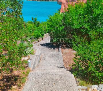 ZLARIN - 1. red do mora - kamena vila s dvije stambene  jedinice - mediteranski vrt  + građevinska parcela - cover