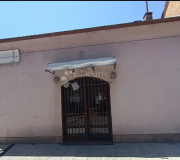 Dva atraktivna poslovna prostora u centru Sl.Broda! - cover