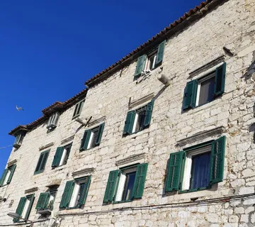 Heritage kuća prvi red do mora 15.st - cover