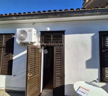 DVIJE KUĆE U NIZU odlična investicija - cover