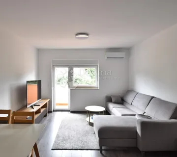 EKSKLUZIVNO! Jednosobni stan, 1/1, uporabna - cover