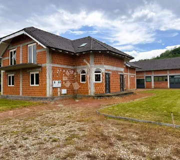 Jedinstvena nekretnina u Starigradu kod Koprivnice! - cover