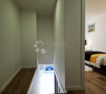 KUĆA U CENTRU PAZINA (MOGUĆNOST UGRADNJE UNUTARNJEG BAZENA) - cover