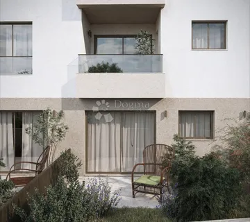 TOP CIJENA STAN 2. KAT - VODICE - cover