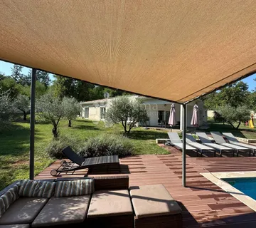 PREKRASNA VILLA S BAZENOM SA PROSTRANOM OKUĆNICOM OD ČAK 4260m2 - cover