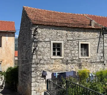 Na prodaju– tri kamene kuće za adaptaciju  - cover