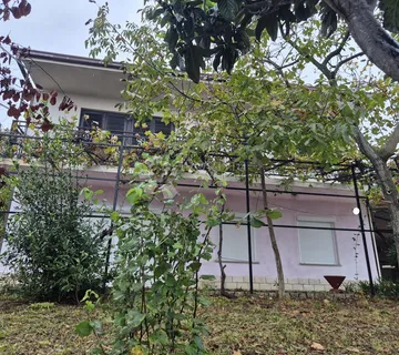 Obiteljska kuća - cover