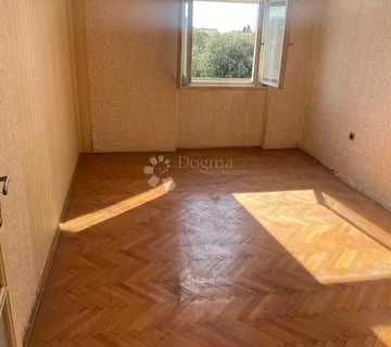 Split – Firule, dvosoban stan za renovaciju, 65 m² - cover